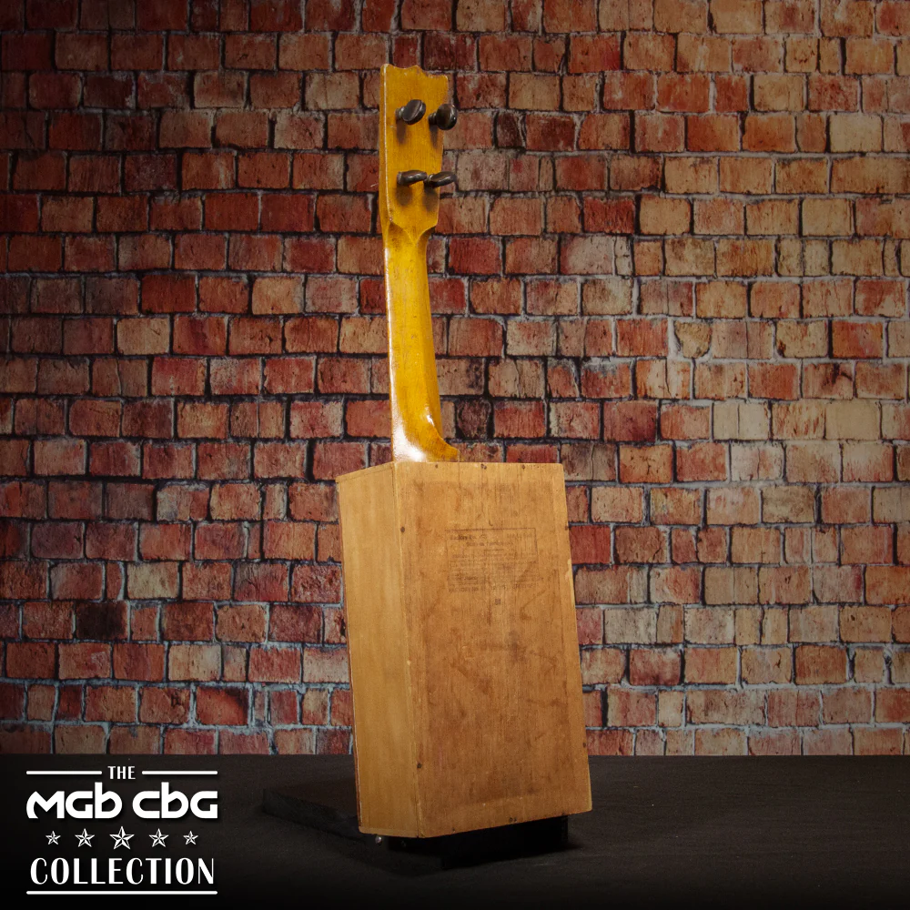41. Van Dyck Ukulele - Image 2