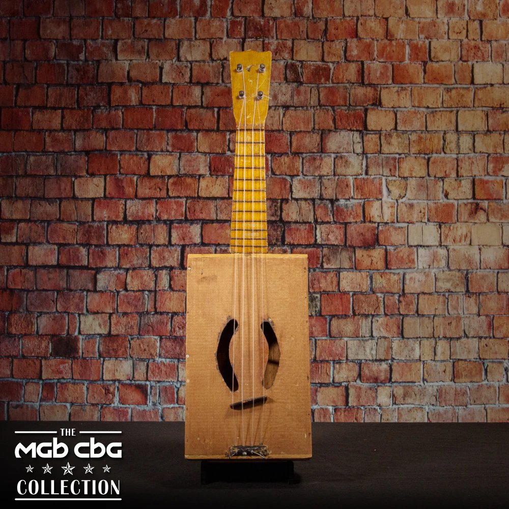 41. Van Dyck Ukulele - Image 3