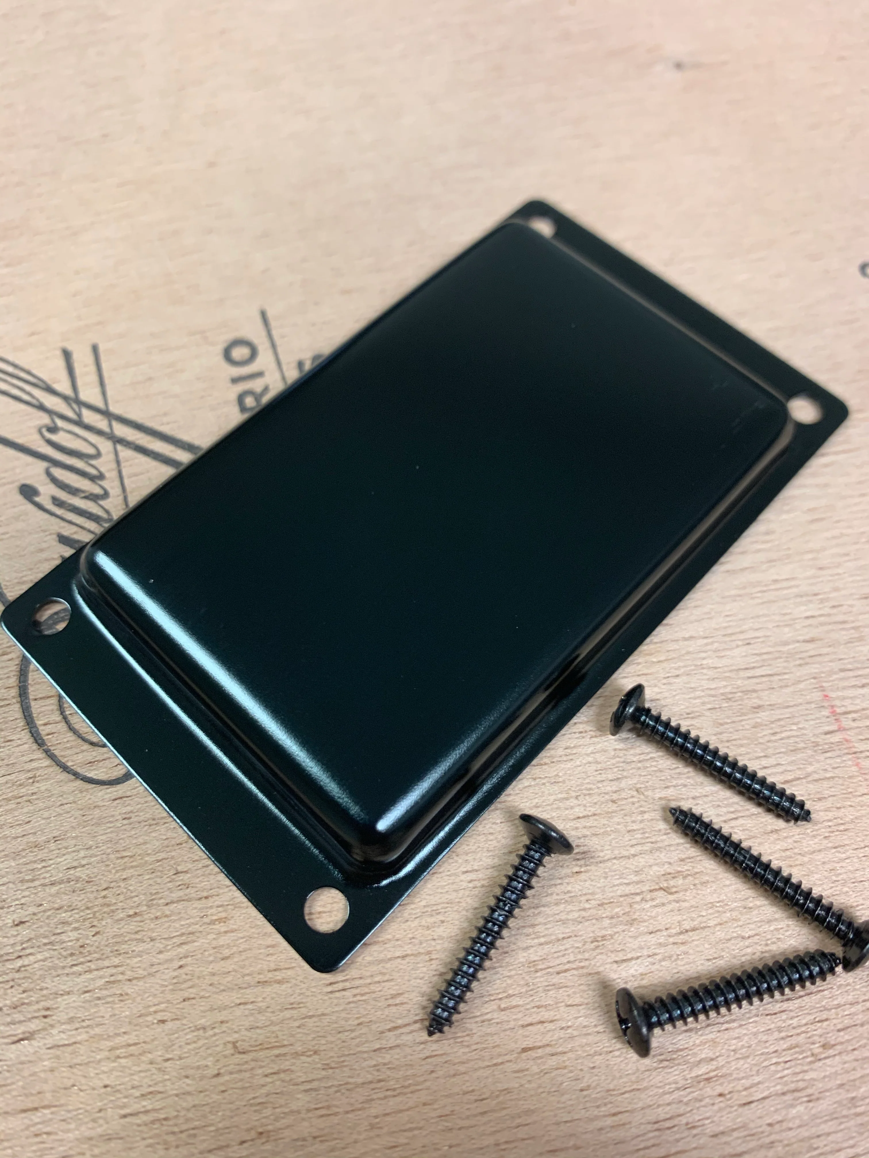 Box Bucker Aluminum Stamped Cover Black | 6 String