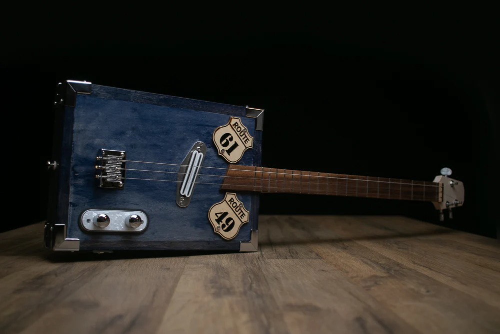 North Carolina, East Bend, Flintwood Guitars, Evan Hinshaw - Image 4