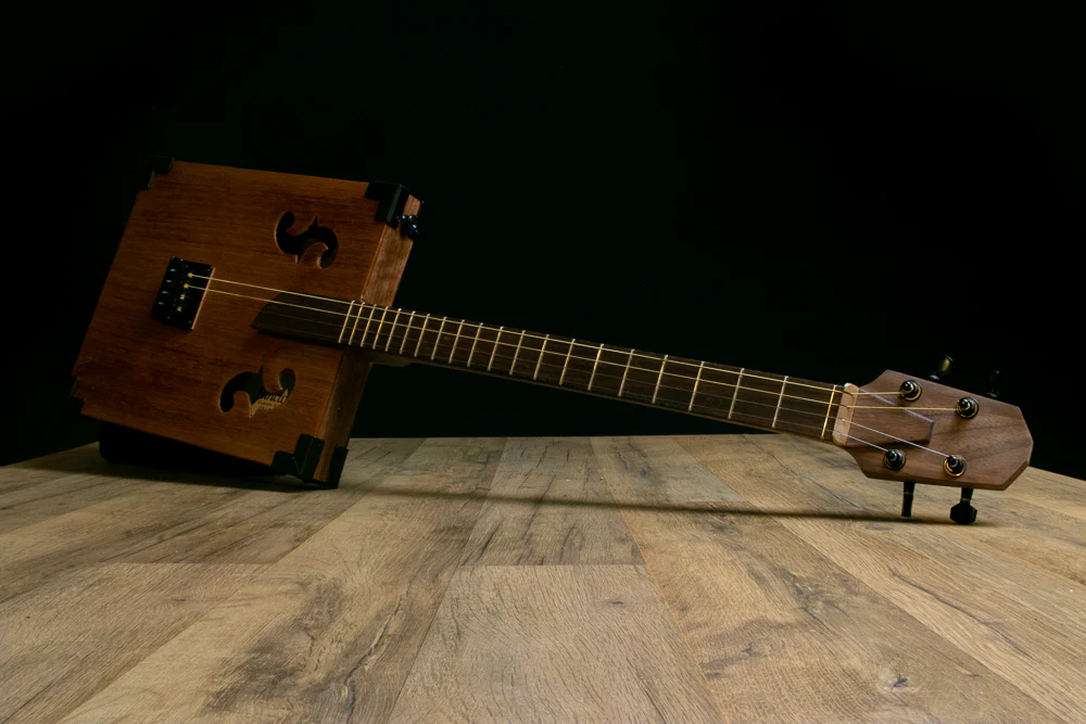 North Carolina, East Bend, Flintwood Guitars, Evan Hinshaw - Image 5