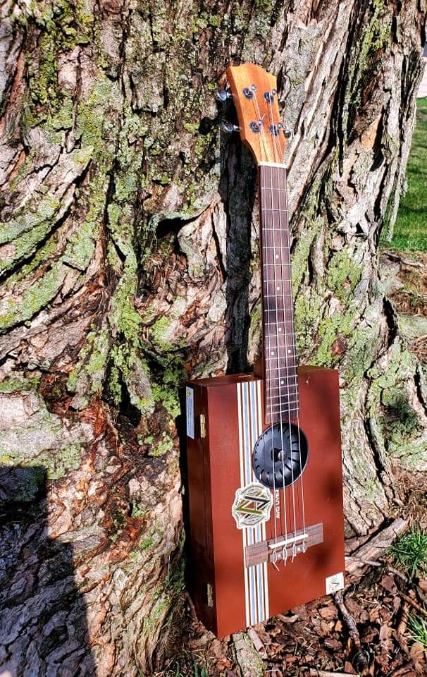 Nebraska, Creighton, Hummingbird Guitars, Jesse Thomas - Image 10