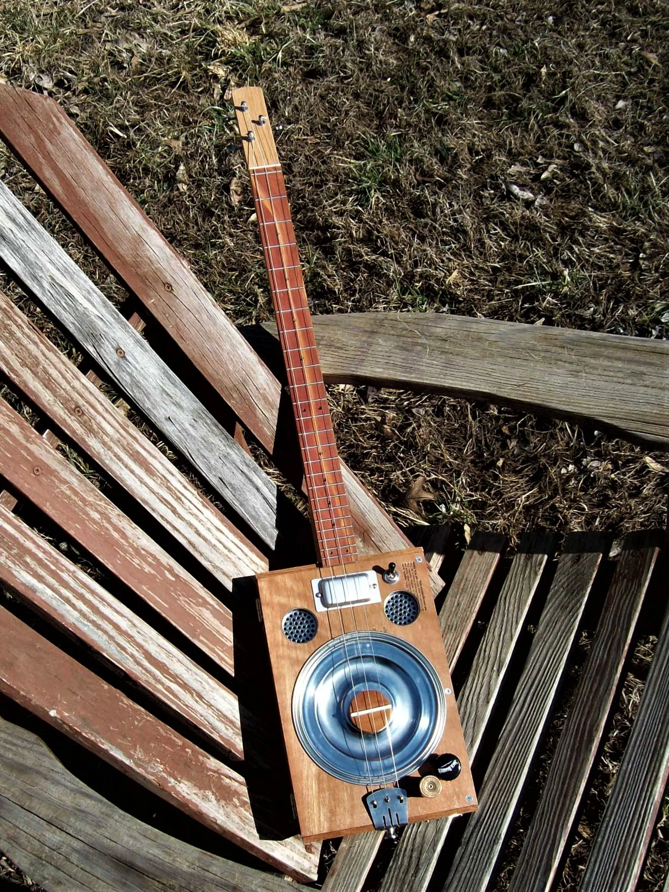 Missouri, Eldon, Tramp Art Guitars, Lynn Hagans - Image 2